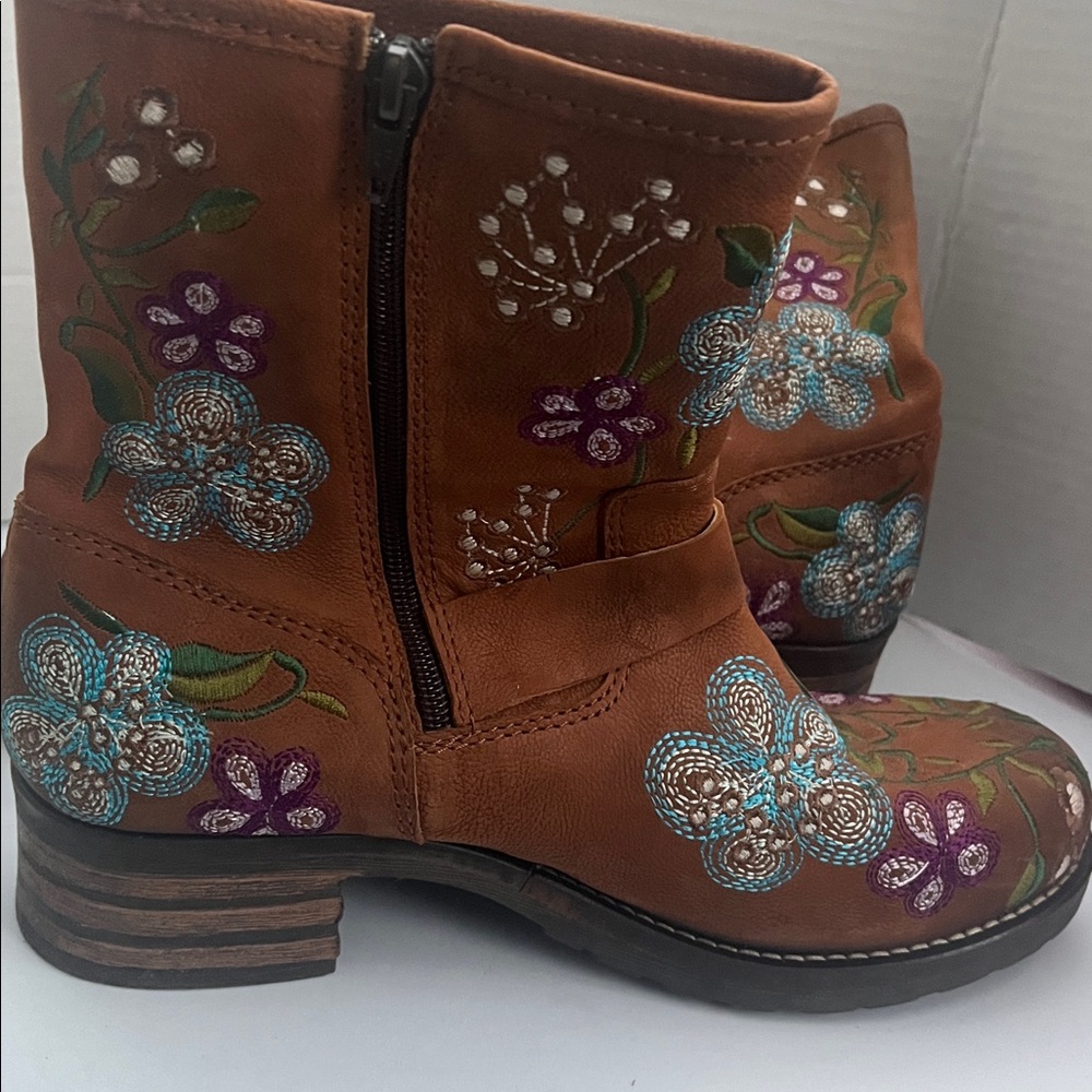 Brako flower embroidered brown zip up moto style boots size 41 women’s 10 - Picture 8 of 9